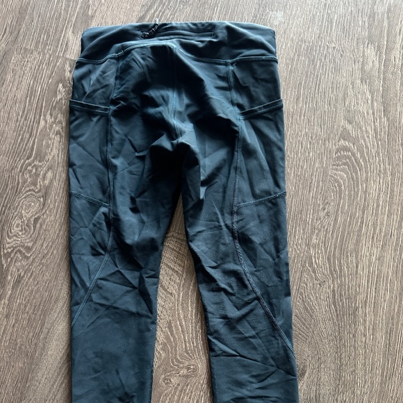 Lululemon Blue Reflective Crop Leggings – Size 6 - Picture 2 of 8